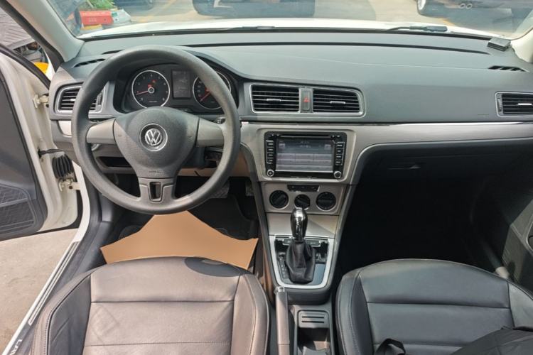 Used Volkswagen Lavida 2013 Revised Version 1.4 TSI DSG Comfort Edition Center Console