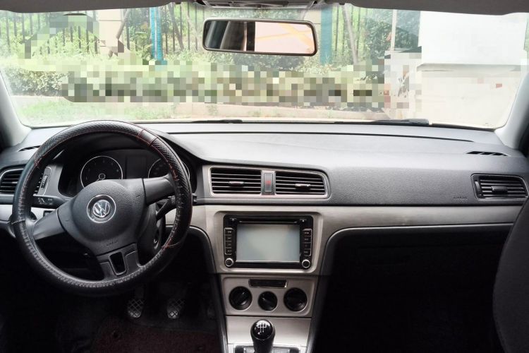 Used Volkswagen Lavida 2013 Revised Version 1.4 TSI Manual Comfort Edition Center Console
