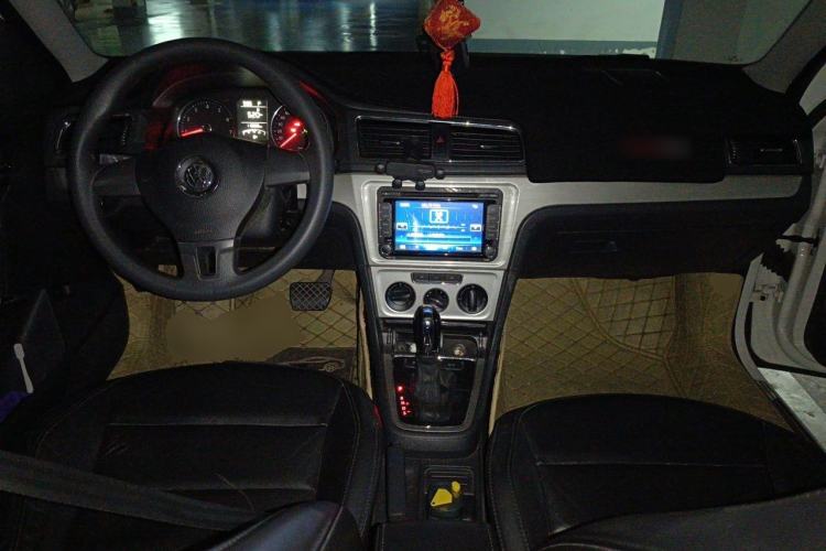Used Volkswagen Lavida 2013 Revised Version 1.4 TSI DSG Comfort Edition Center Console