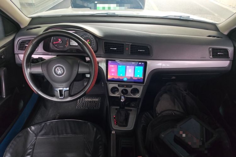 Used Volkswagen Lavida 2013 Revised Classic 1.6L Automatic Fashion Edition Center Console