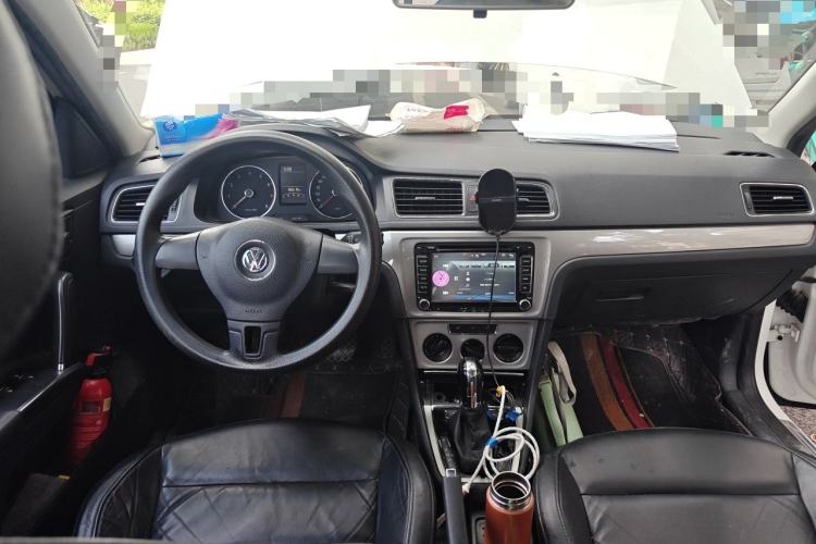 Used Volkswagen Lavida 2013 Restyled Classic 1.6L Automatic Comfort Edition Center Console
