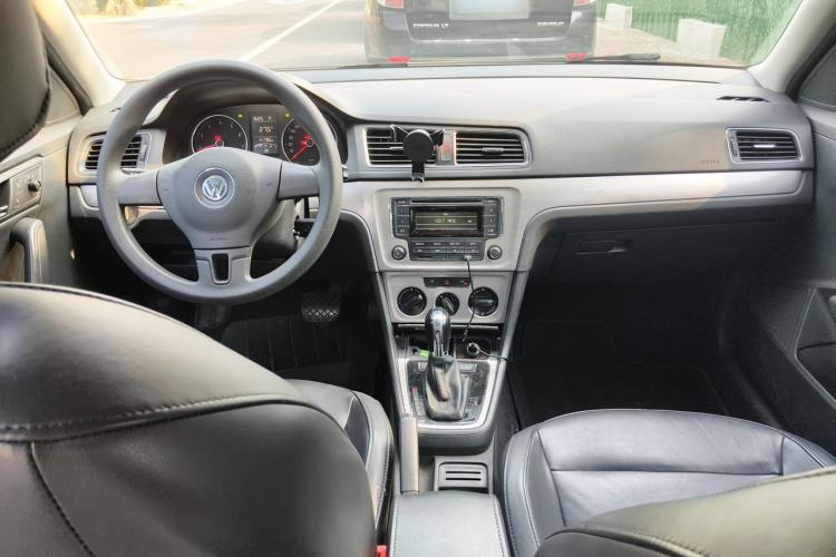 Used Volkswagen Lavida 2013 Revised Version 1.4 TSI DSG Comfort Edition Center Console