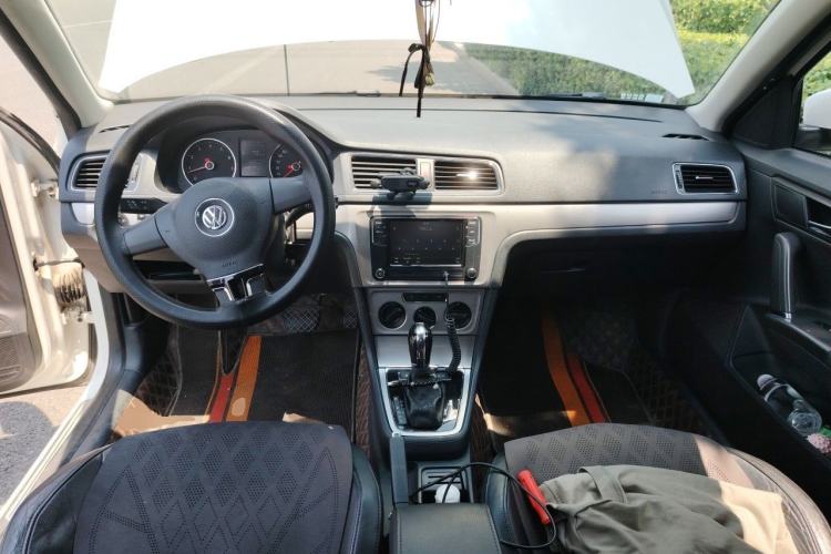 Used Volkswagen Lavida 2013 Revised Version 1.4 TSI DSG Comfort Edition Center Console