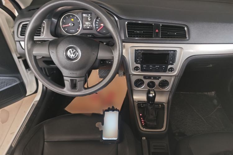Used Volkswagen Lavida 2013 Revised Version 1.4 TSI DSG Comfort Edition Center Console