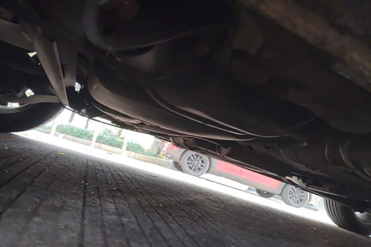 Used Volkswagen Lavida 2013 1.6L Automatic Comfort Edition Chassis Rear Right