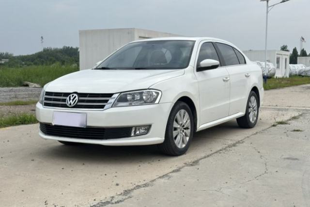 Used Volkswagen Lavida 2013 Restyled Classic 1.6L Manual Comfort Edition