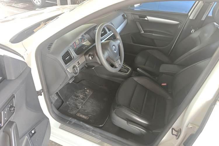 Used Volkswagen Lavida 2013 Restyled Classic 1.6L Automatic Comfort Edition Driver Seat
