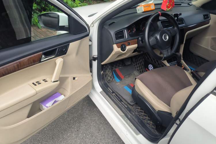 Used Volkswagen Lavida 2013 Restyled Classic 1.6L Automatic Comfort Edition Driver Seat