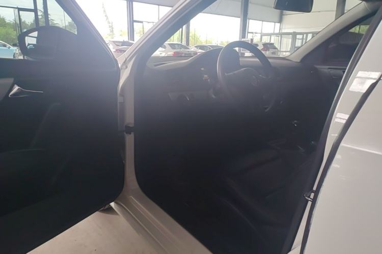 Used Volkswagen Lavida 2013 Revised Classic 1.6L Manual Fashion Edition Driver Seat