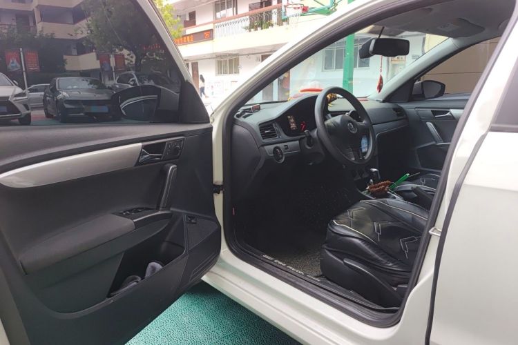 Used Volkswagen Lavida 2013 Revised Classic 1.6L Automatic Fashion Edition Driver Seat
