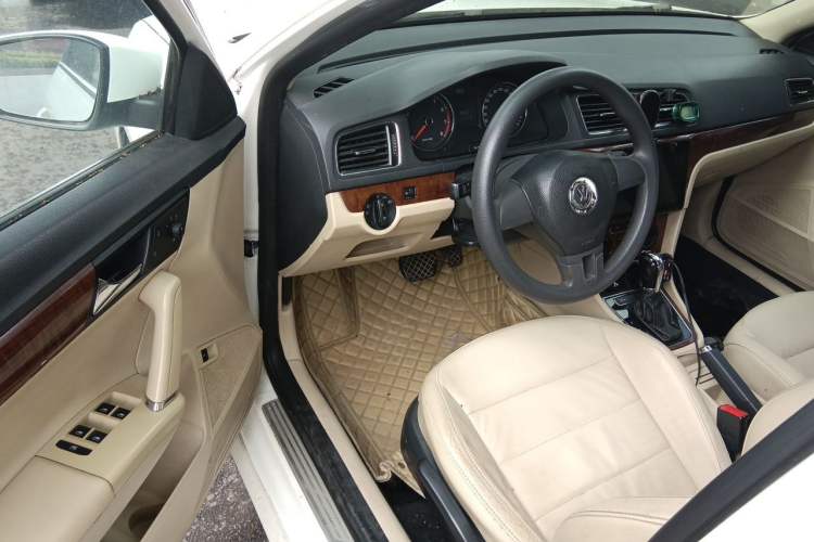 Used Volkswagen Lavida 2013 1.4TSI DSG Comfort Edition Driver Seat