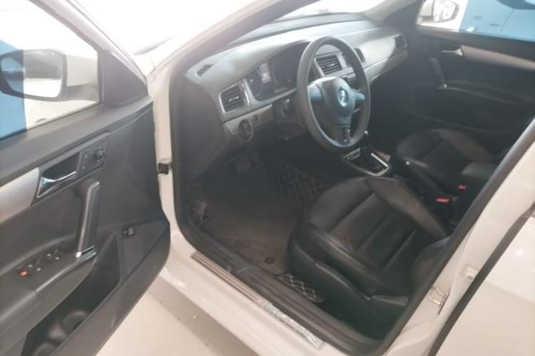 Used Volkswagen Lavida 2013 Restyled Classic 1.6L Automatic Comfort Edition Driver Seat