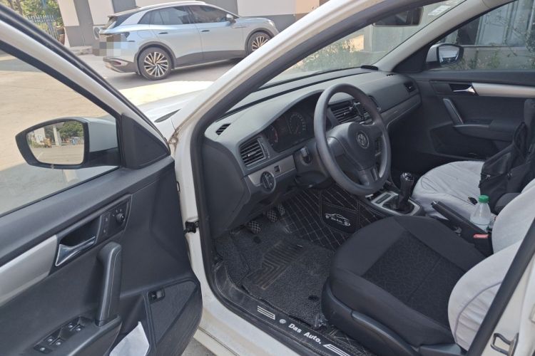 Used Volkswagen Lavida 2013 Revised Classic 1.6L Manual Fashion Edition Driver Seat