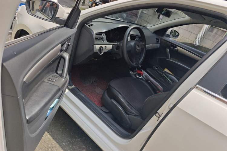 Used Volkswagen Lavida 2013 Revised Classic 1.6L Automatic Fashion Edition Driver Seat