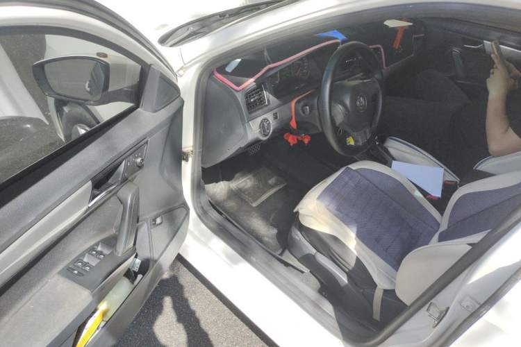 Used Volkswagen Lavida 2013 1.6L Automatic Fashion Edition Driver Seat
