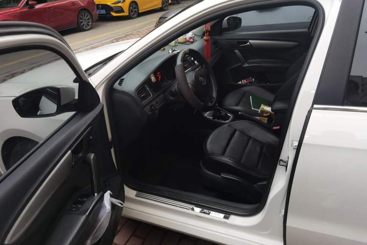 Used Volkswagen Lavida 2013 Restyled Classic 1.6L Automatic Comfort Edition Driver Seat
