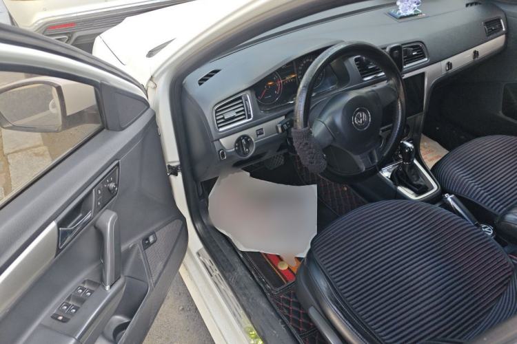 Used Volkswagen Lavida 2013 Revised Version 1.4 TSI DSG Comfort Edition Driver Seat