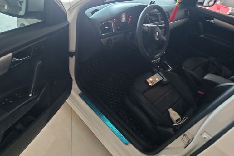 Used Volkswagen Lavida 2013 Restyled Classic 1.6L Automatic Comfort Edition Driver Seat