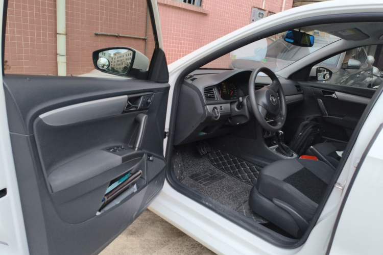 Used Volkswagen Lavida 2013 Revised Classic 1.6L Automatic Fashion Edition Driver Seat