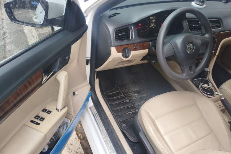 Used Volkswagen Lavida 2013 Restyled Classic 1.6L Automatic Comfort Edition Driver Seat