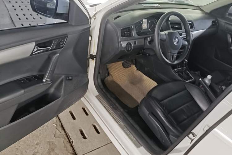 Used Volkswagen Lavida 2013 Restyled Classic 1.6L Automatic Comfort Edition Driver Seat