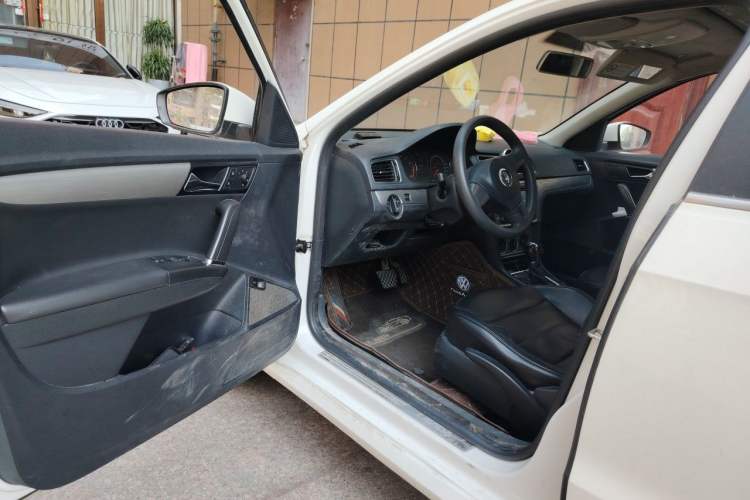 Used Volkswagen Lavida 2013 Restyled Classic 1.6L Automatic Comfort Edition Driver Seat