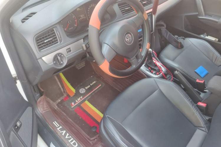 Used Volkswagen Lavida 2013 Revised Classic 1.6L Automatic Fashion Edition Driver Seat