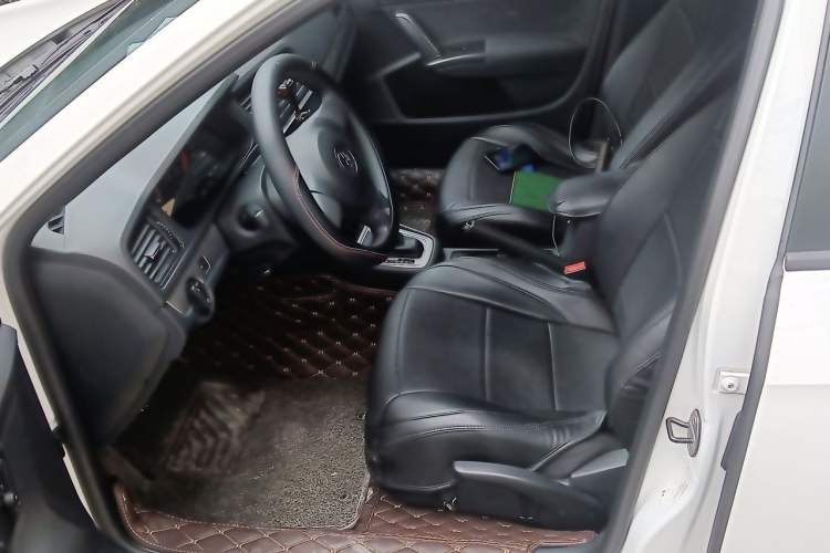 Used Volkswagen Lavida 2013 Revised Classic 1.6L Automatic Fashion Edition Driver Seat