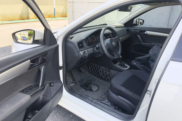 Used Volkswagen Lavida 2013 Revised Classic 1.6L Automatic Fashion Edition Driver Seat