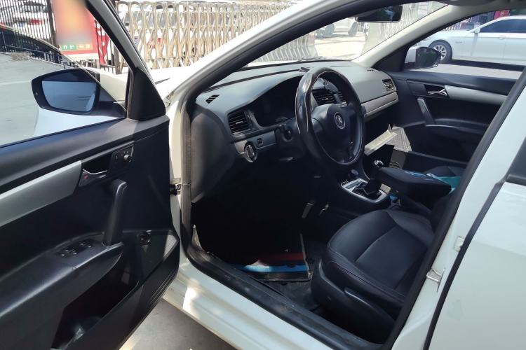 Used Volkswagen Lavida 2013 Revised Classic 1.6L Manual Fashion Edition Driver Seat