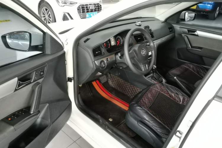 Used Volkswagen Lavida 2013 Revised Classic 1.6L Automatic Fashion Edition Driver Seat