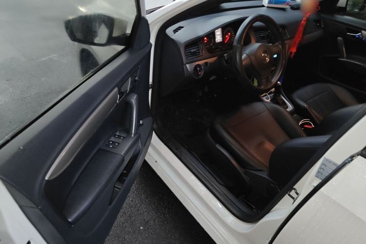 Used Volkswagen Lavida 2013 Revised Classic 1.6L Automatic Fashion Edition Driver Seat