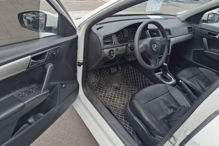 Used Volkswagen Lavida 2013 Revised Classic 1.6L Automatic Fashion Edition Driver Seat