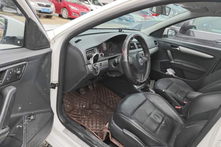Used Volkswagen Lavida 2013 Restyled Classic 1.6L Manual Comfort Edition Driver Seat