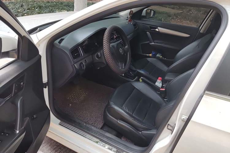 Used Volkswagen Lavida 2013 1.6L Automatic Comfort Edition Driver Seat