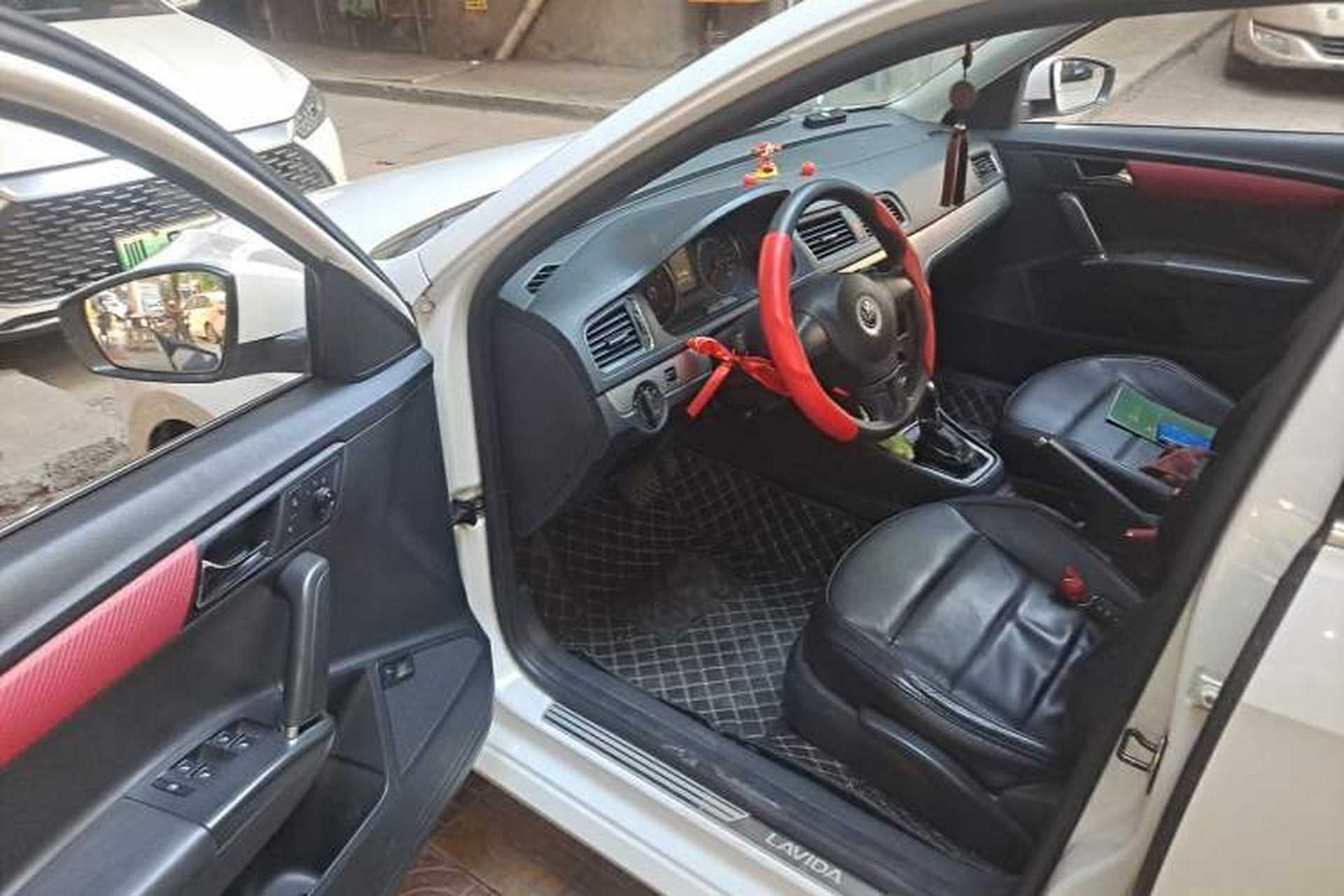 Used Volkswagen Lavida 2013 Revised Version 1.4 TSI DSG Comfort Edition Driver Seat