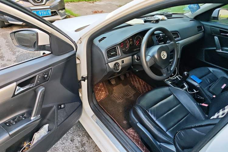 Used Volkswagen Lavida 2013 Restyled Classic 1.6L Manual Comfort Edition Driver Seat