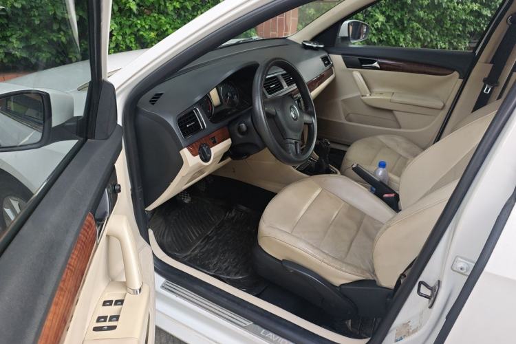 Used Volkswagen Lavida 2013 Revised Version 1.4 TSI Manual Comfort Edition Driver Seat