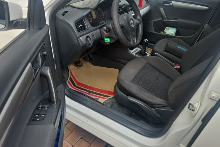 Used Volkswagen Lavida 2013 Revised Classic 1.6L Manual Fashion Edition Driver Seat