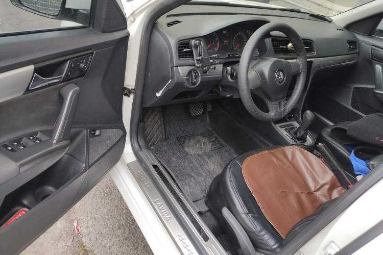 Used Volkswagen Lavida 2013 Revised Classic 1.6L Automatic Fashion Edition Driver Seat