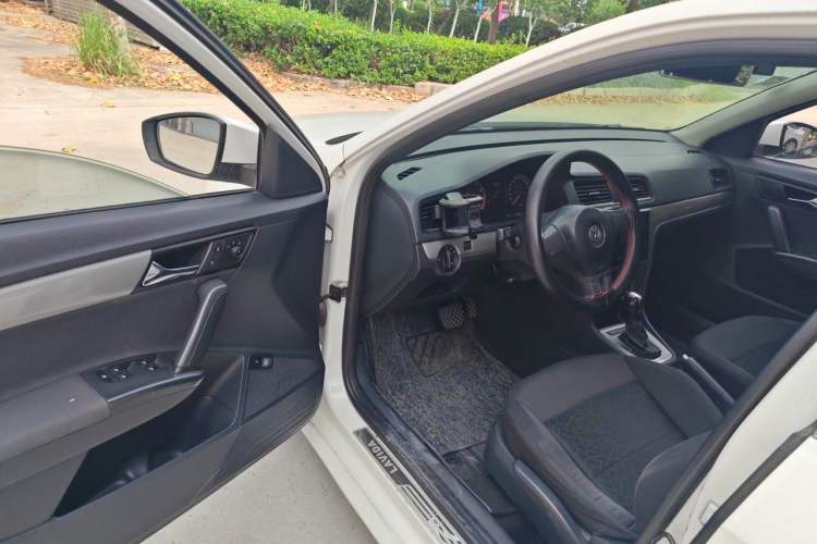 Used Volkswagen Lavida 2013 Revised Classic 1.6L Automatic Fashion Edition Driver Seat