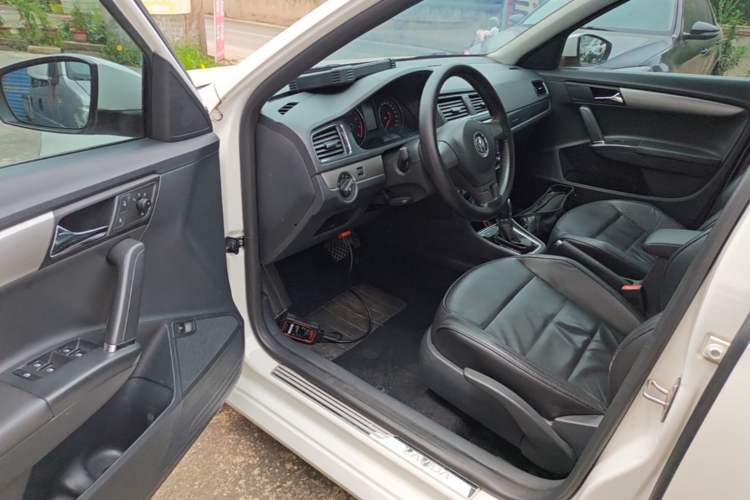 Used Volkswagen Lavida 2013 Restyled Classic 1.6L Automatic Comfort Edition Driver Seat