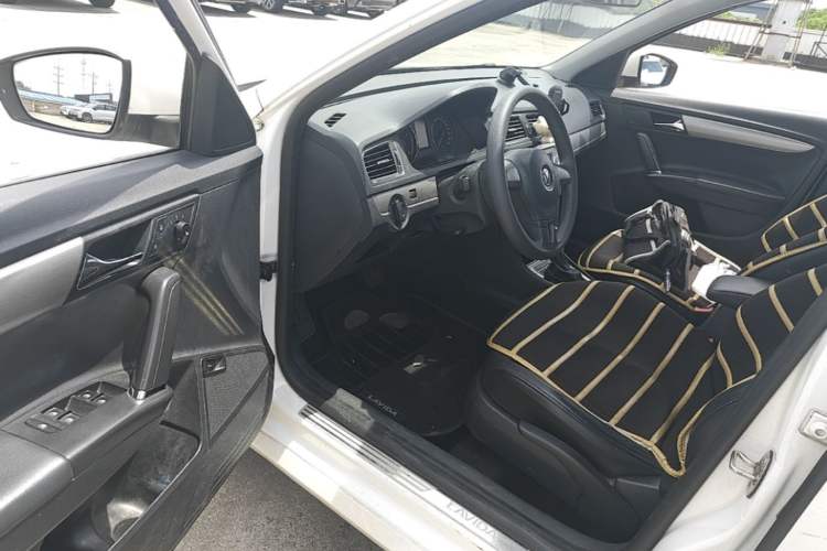 Used Volkswagen Lavida 2013 Restyled Classic 1.6L Automatic Comfort Edition Driver Seat