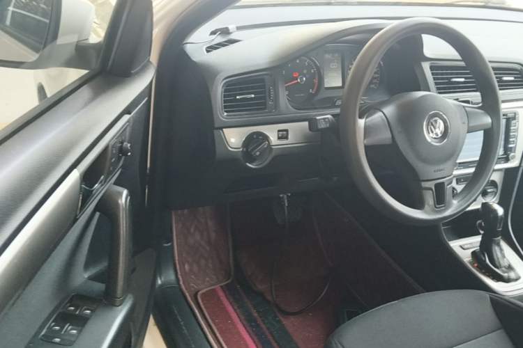 Used Volkswagen Lavida 2013 Revised Classic 1.6L Automatic Fashion Edition Driver Seat