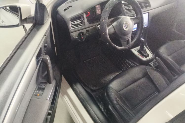 Used Volkswagen Lavida 2013 Revised Classic 1.6L Automatic Fashion Edition Driver Seat