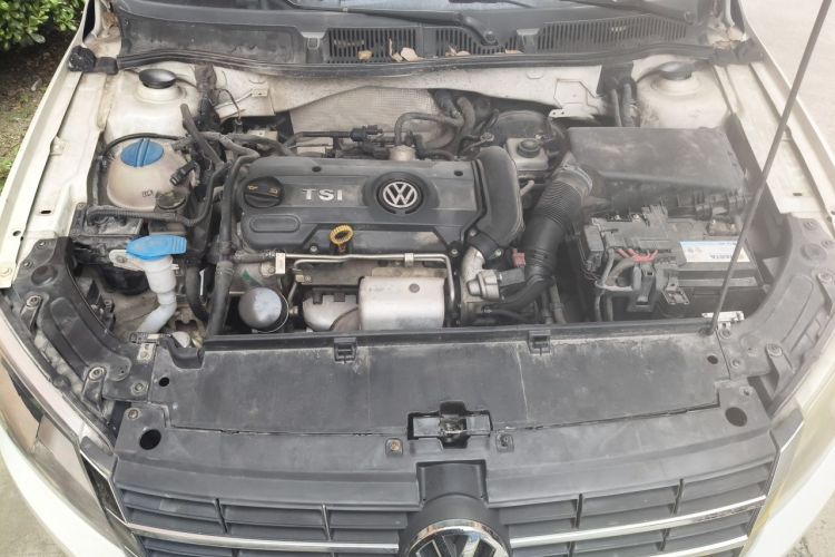 Used Volkswagen Lavida 2013 1.4 TSI Manual Luxury Edition Engine Bay