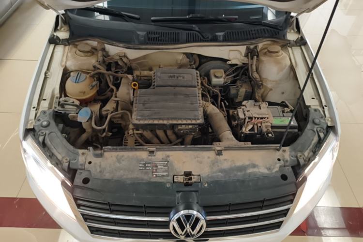 Used Volkswagen Lavida 2013 Revised Classic 1.6L Manual Fashion Edition Engine Bay