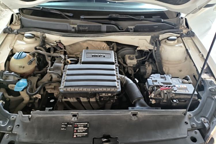 Used Volkswagen Lavida 2013 Restyled Classic 1.6L Manual Comfort Edition Engine Bay