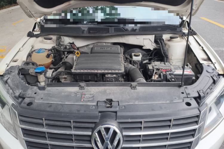 Used Volkswagen Lavida 2013 Restyled Classic 1.6L Manual Comfort Edition Engine Bay
