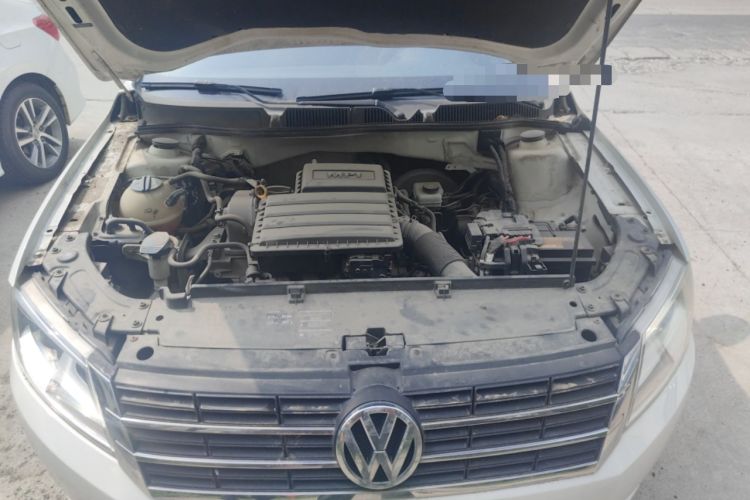 Used Volkswagen Lavida 2013 1.6L Manual Fashion Edition Engine Bay